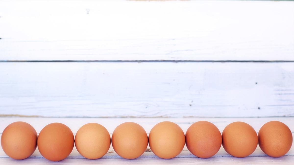 Tomar un huevo cocido para merendar es una opción ideal para perder peso
