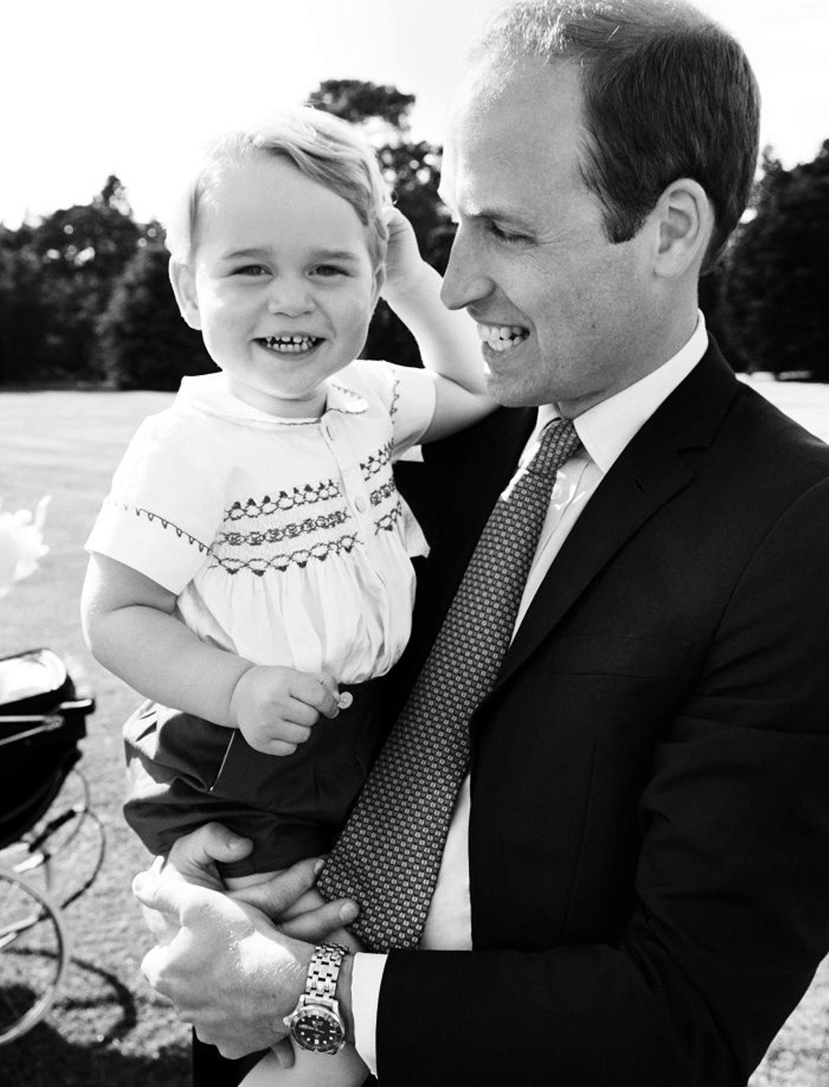 Guillermo de Inglaterra y Jorge, fotografiados por Mario Testino