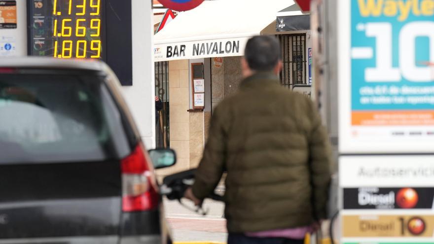 La venta de diésel repunta en Castellón para esquivar la subida de precios que llega