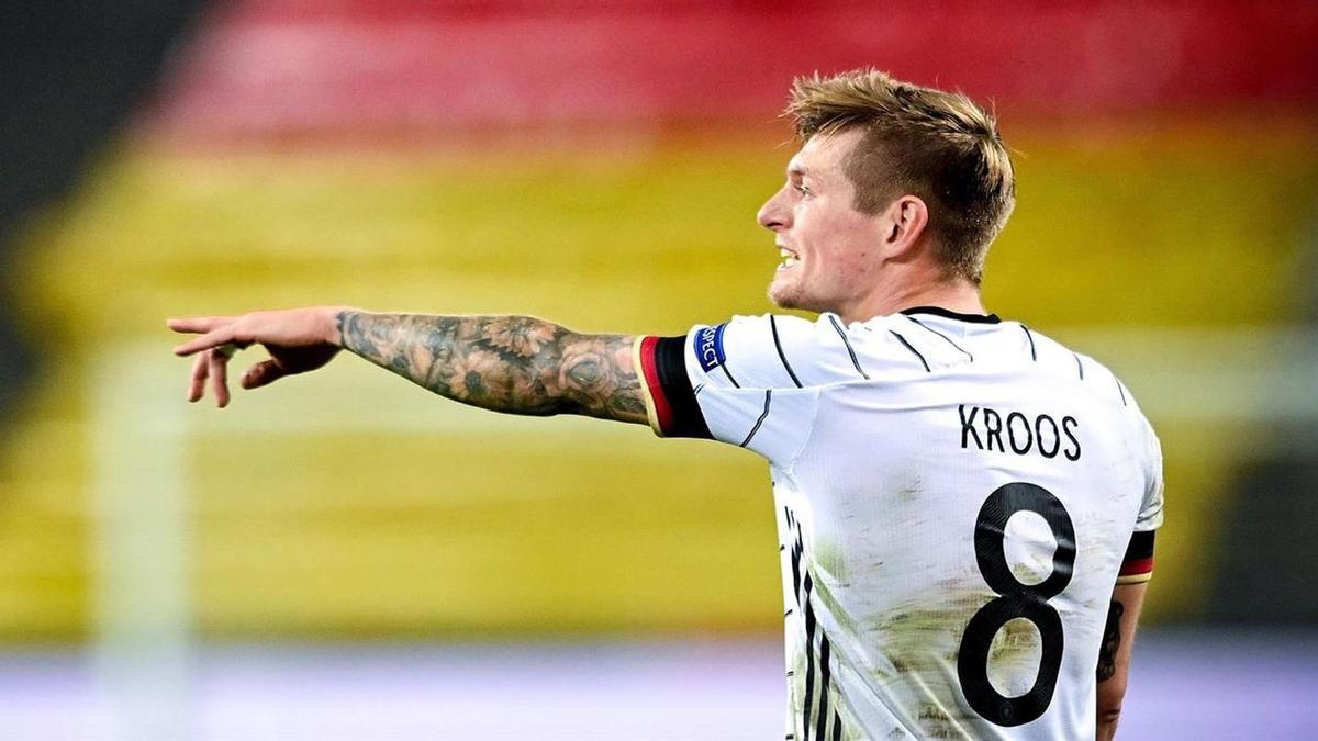 Kroos durante un partido con Alemania