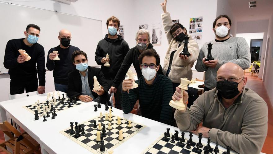 Aficionados (y enganchados) al ajedrez - Faro de Vigo