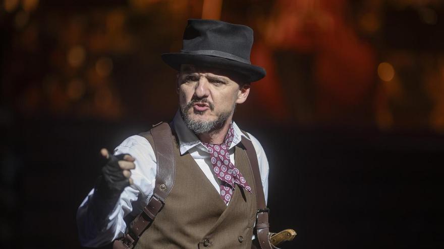 Coque Malla protagoniza "La ópera de los tres centavos" en Sagunt a Escena