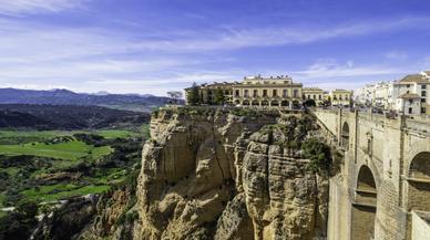 El Parador más espectacular está al borde de un acantilado en una de las ciudades más bonitas de España