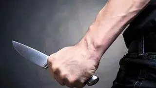 Mata a su profesora tras apuñalarla con un cuchillo