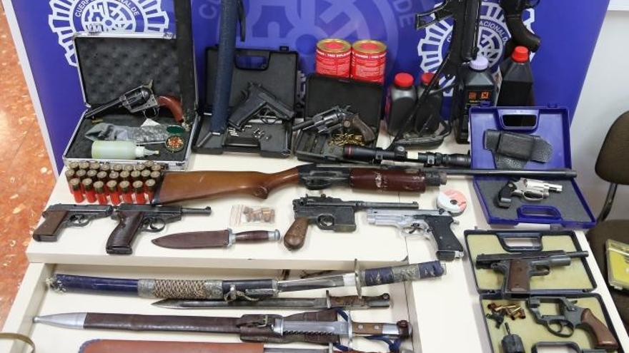 Detenido en Córdoba por manipular armas de fogueo para usarlas con munición real