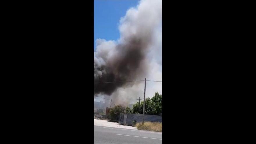 Se incendia un desguace junto a la Base Aérea de Alcantarilla