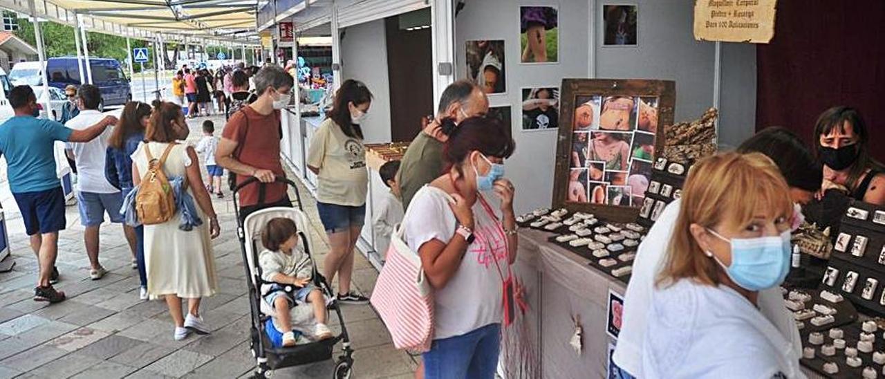 Público en la feria en la mañana de ayer.