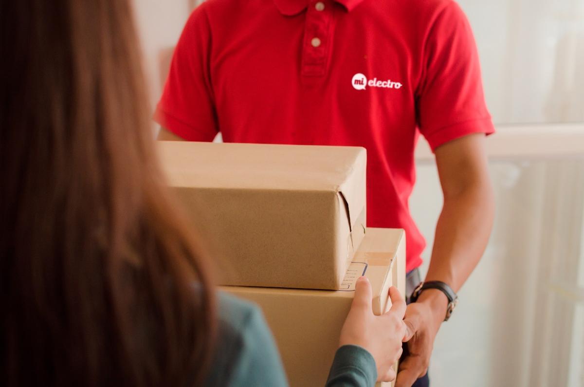 Al hacer tu pedido de lunes a jueves antes de las 19 horas, el envío se realiza en apenas 24 horas. Y si has elegido recogerlo en tu tienda más cercana, tan pronto llegue a ella, el equipo de Mi Electro se pondrá en contacto contigo para que puedas recogerlo.