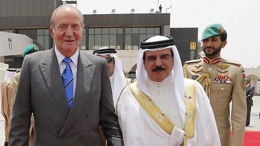 El Rey Juan Carlos I, junto al sultán de Baréin Hamad Bin Isa Al Jalifa.