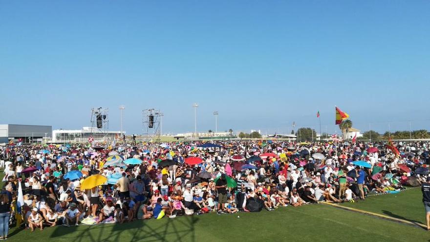 Miles de personas reunidas en las instalaciones del Pinatar Arena