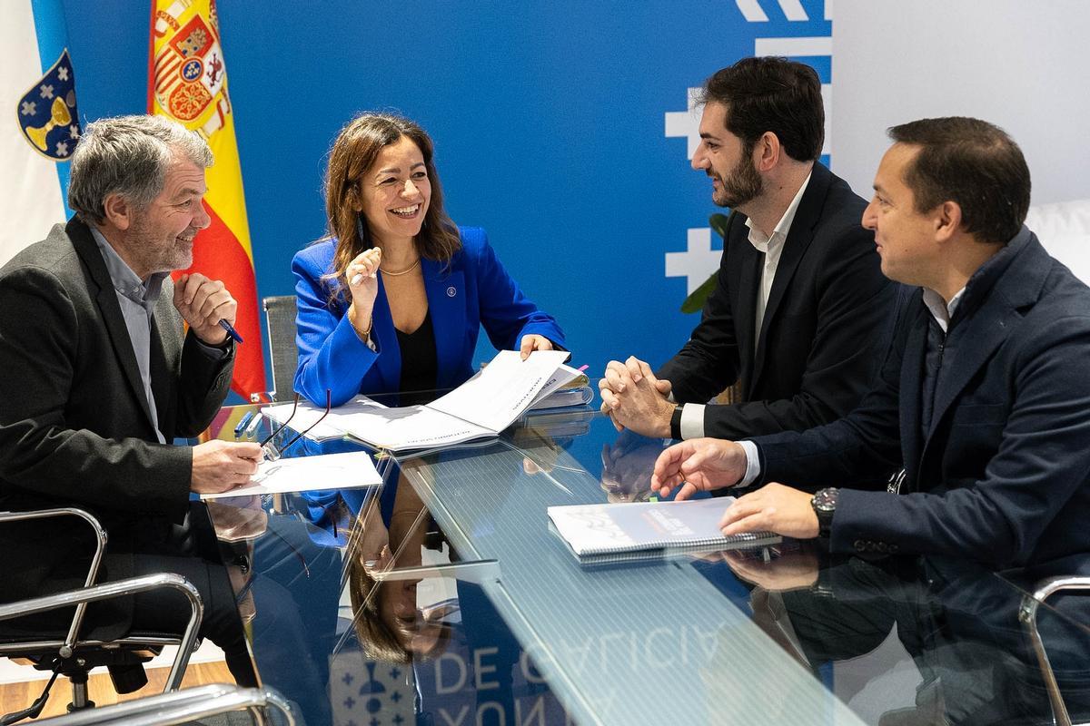 Reunión entre representantes autonómicos y del Náutico.