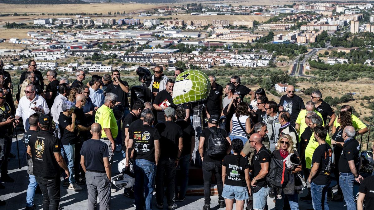 Fotogalería | Así es el monumento al motero ausente de Cáceres