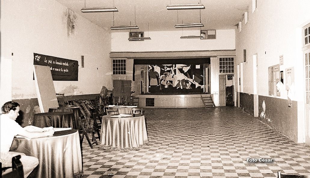 Sal�n de actos antiguo Ateneo 28-6-84.jpg
