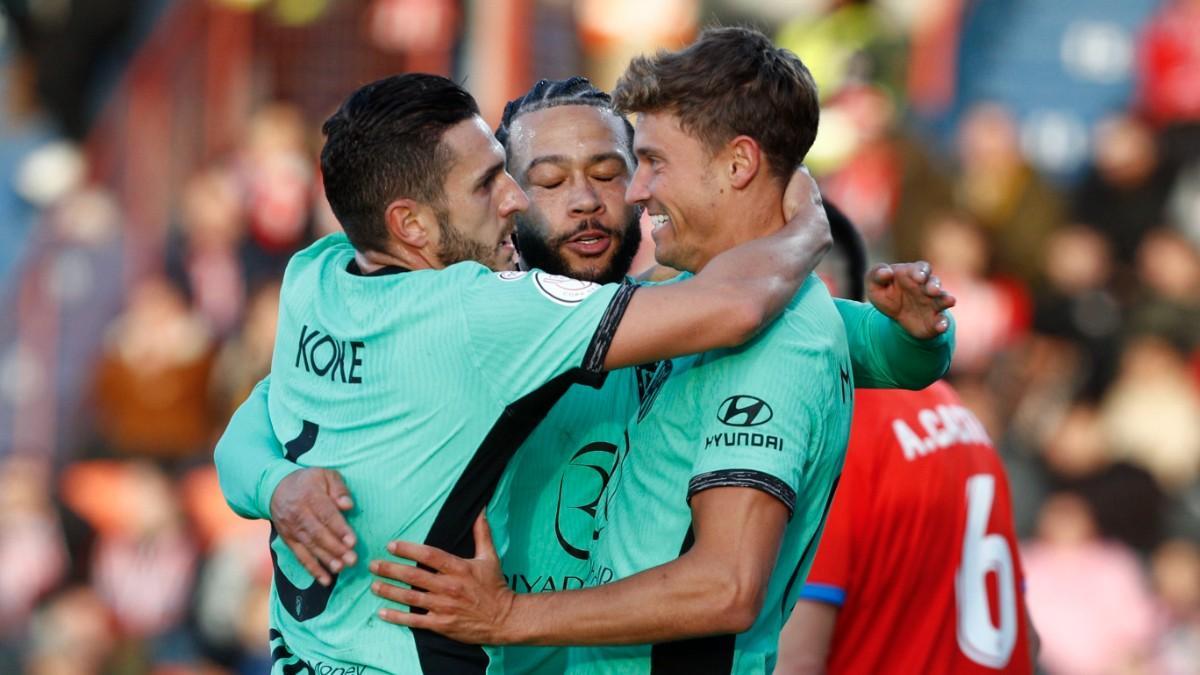 Depay celebra su gol ante el Lugo en la Copa del Rey
