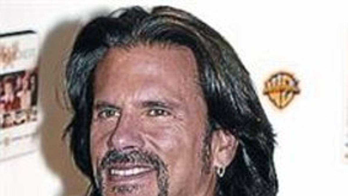 Lorenzo Lamas presenta un DVD de 'Falcon Crest' - El Periódico