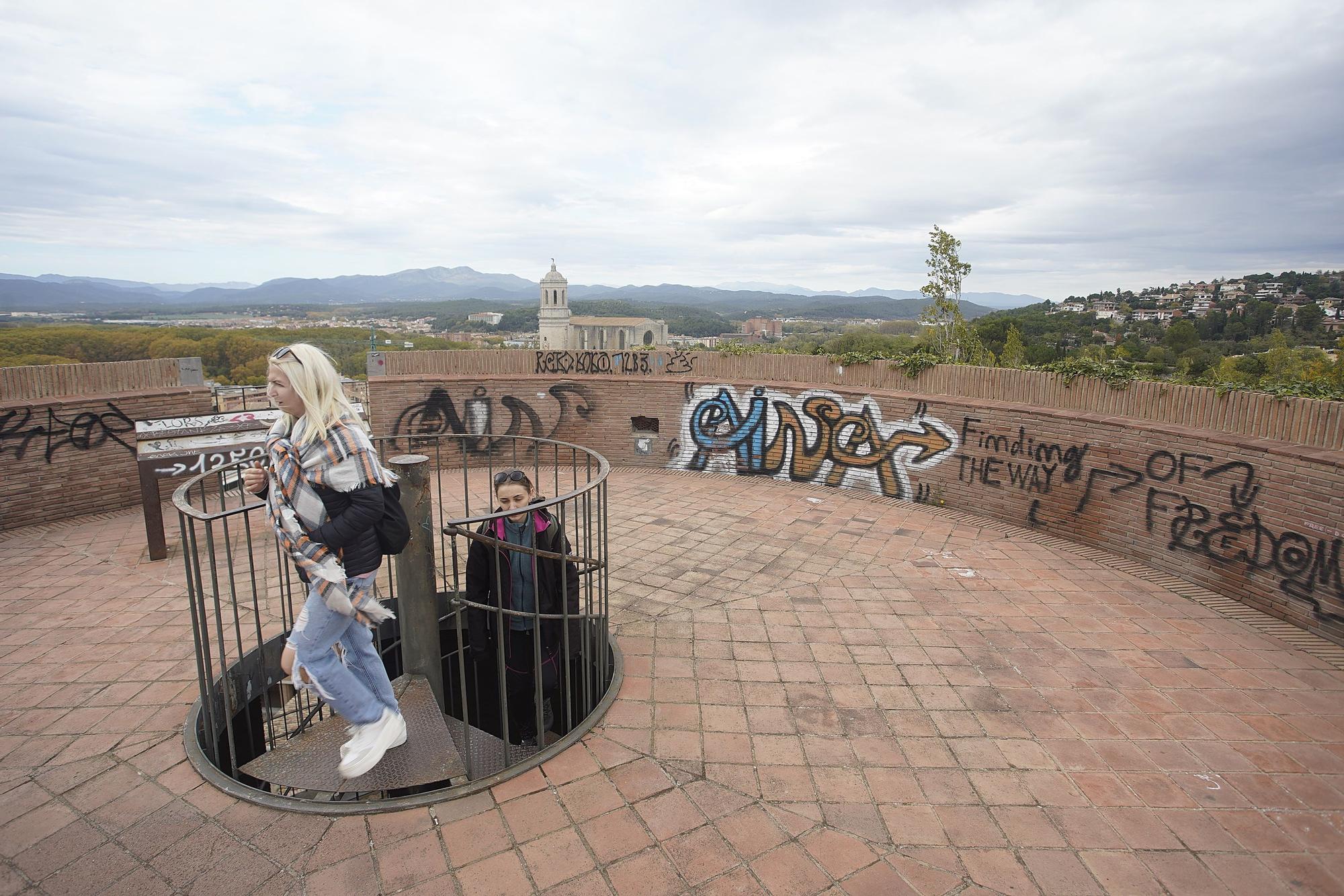 Les torres de la muralla de Girona, farcides de pintades