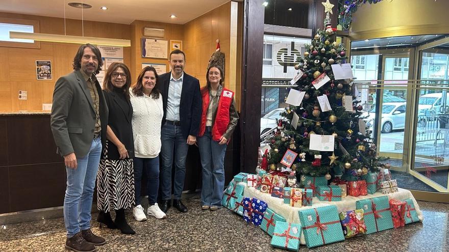 El acto en el Hotel Galicia Palace, donde se entregaron los juguetes a Cruz Roja.