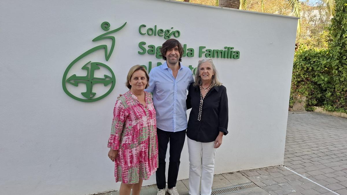 A la izquierda de la imagen, Elena Carmona Aurioles.