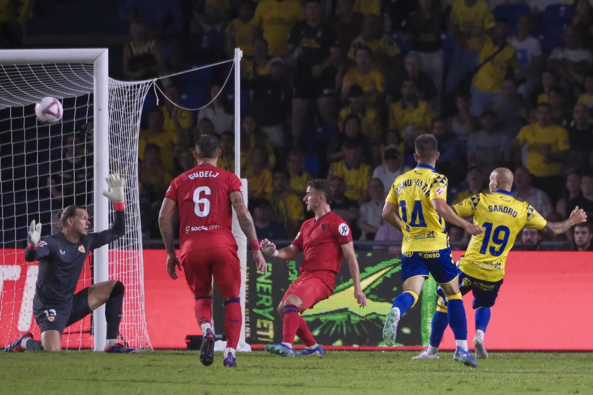 2-2. El nuevo Sevilla de Pimienta se queda a medias en Gran Canaria