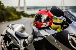 Si estás buscando un casco para la moto deberías dejarte aconsejar por la DGT