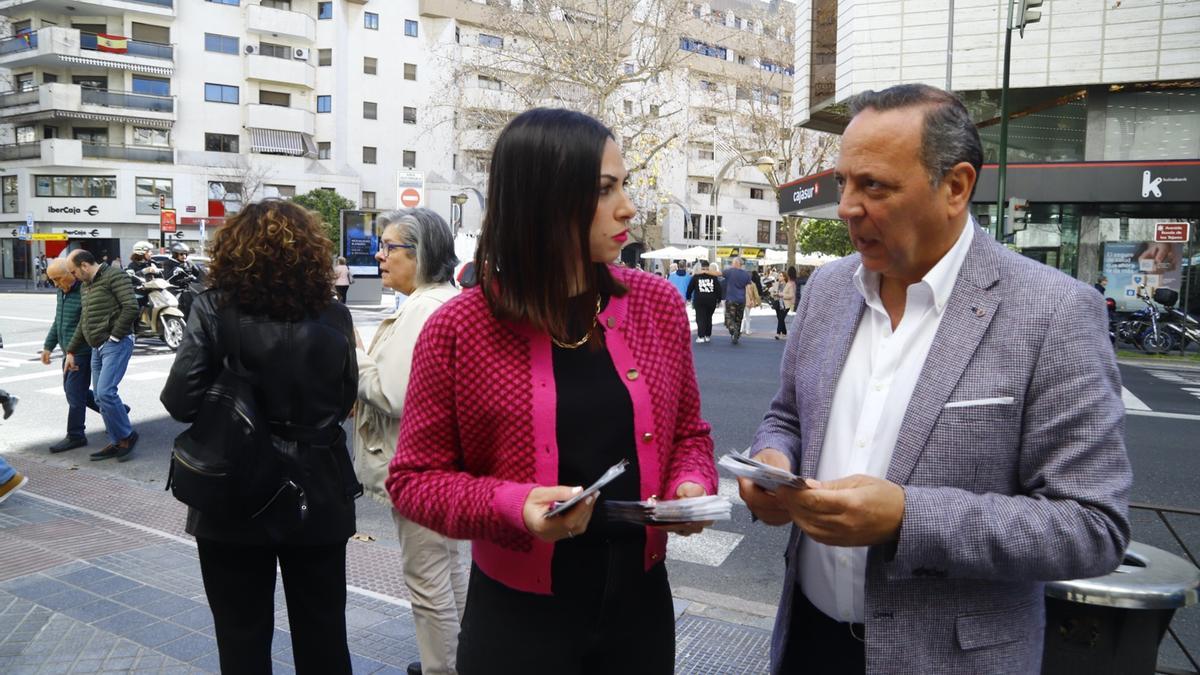 Facua sale a la calle en Córdoba para reivindicar los derechos de los consumidores.