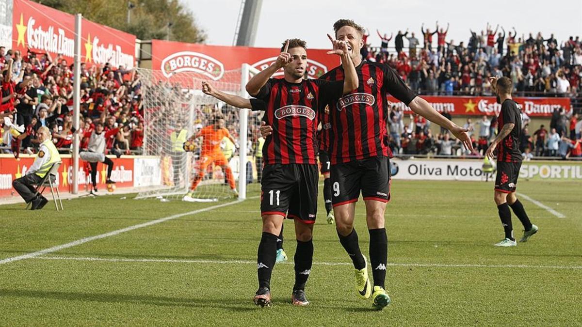 Los jugadores del Reus celebran un gol en una foto de archivo