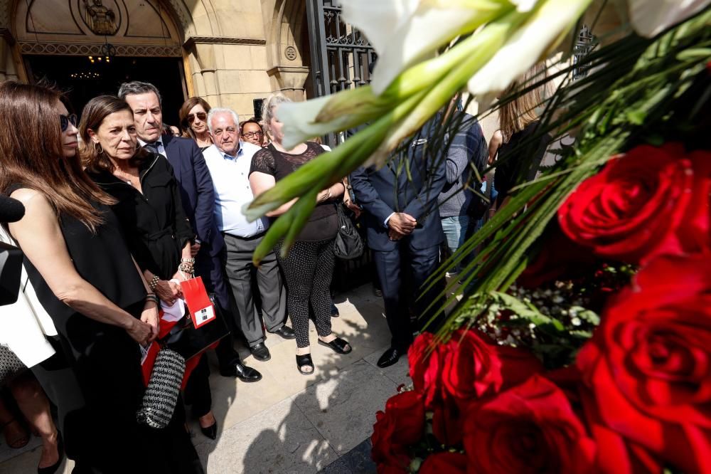 Funeral de Arturo Fernández: Emoción para despedir al chatín de la Puerta de la Villa