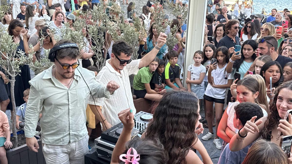 El concert del grup The Tyets a La Sal de Cadaqués.