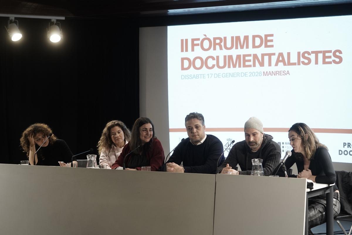 Els ponents de la taula rodona "De la idea a la pantalla", Elena Molina, Lupe Pérez-García, Pilar Pérez, Jose Luis Hernández, Paco Ortiz i Paula Palacios