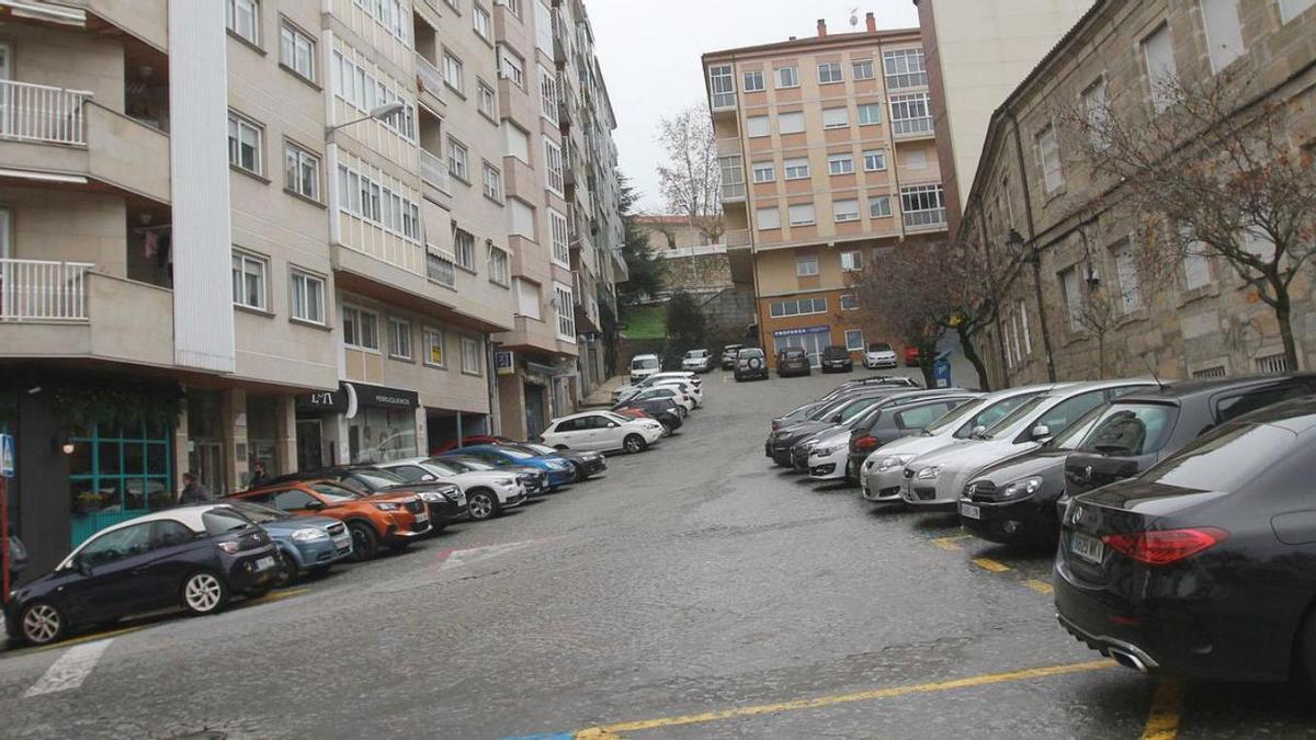 Arturo Pérez Serantes, la calle en desnivel que conecta el entorno de las Mercedes con San Francisco. |   // IÑAKI OSORIO