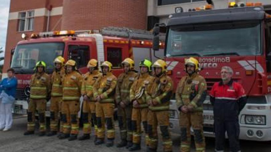 Bomberos de Elche homenajean al compañero de Oviedo fallecido