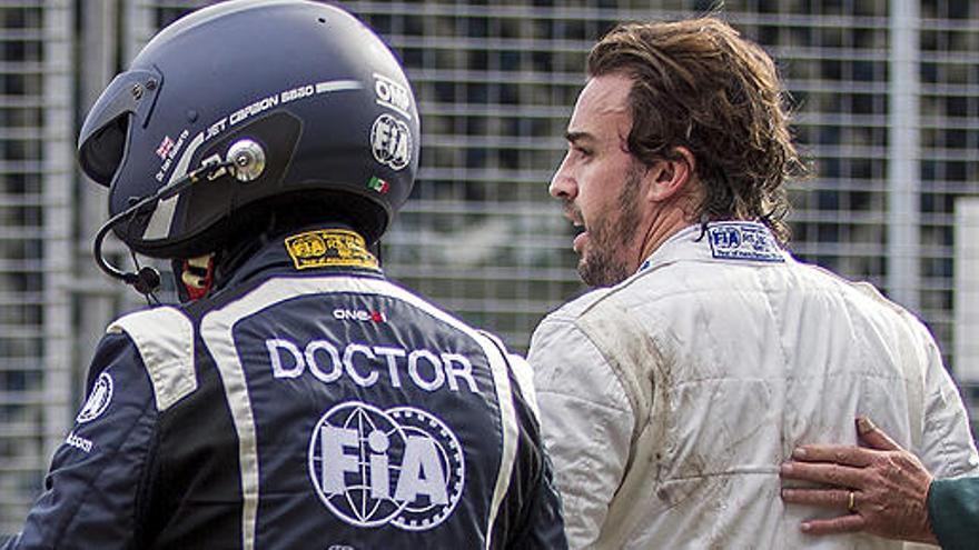 Fernando Alonso, tras su accidente en Australia.