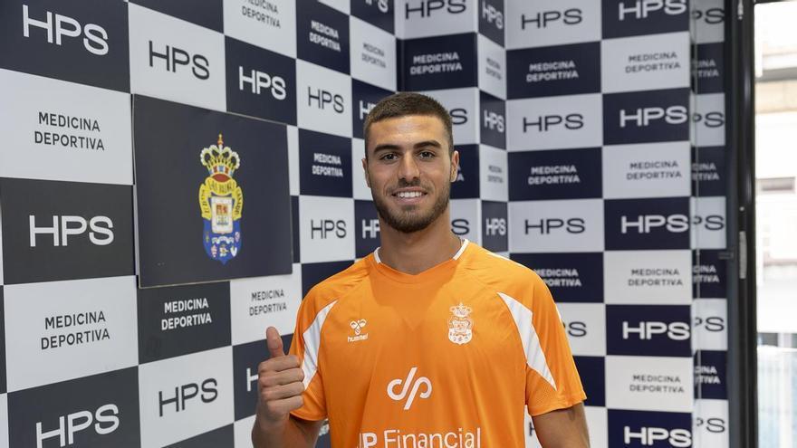Reconocimiento médico de jugadores de la UD Las Palmas en el Hospital Perpetuo Socorro