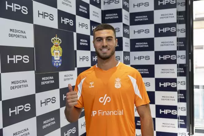 Reconocimiento médico de jugadores de la UD Las Palmas en el Hospital Perpetuo Socorro