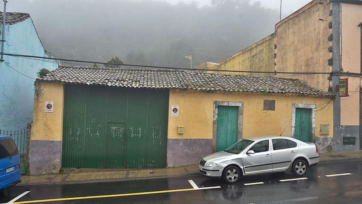 Más aparcamiento en Valleseco