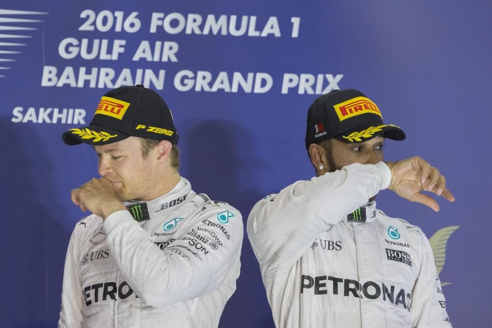 La racha siguió en Bahrein, donde Hamilton ya no tenía el mismo humor después de acabar tercero. Rosberg mandó con autoridad durante toda la carrera.