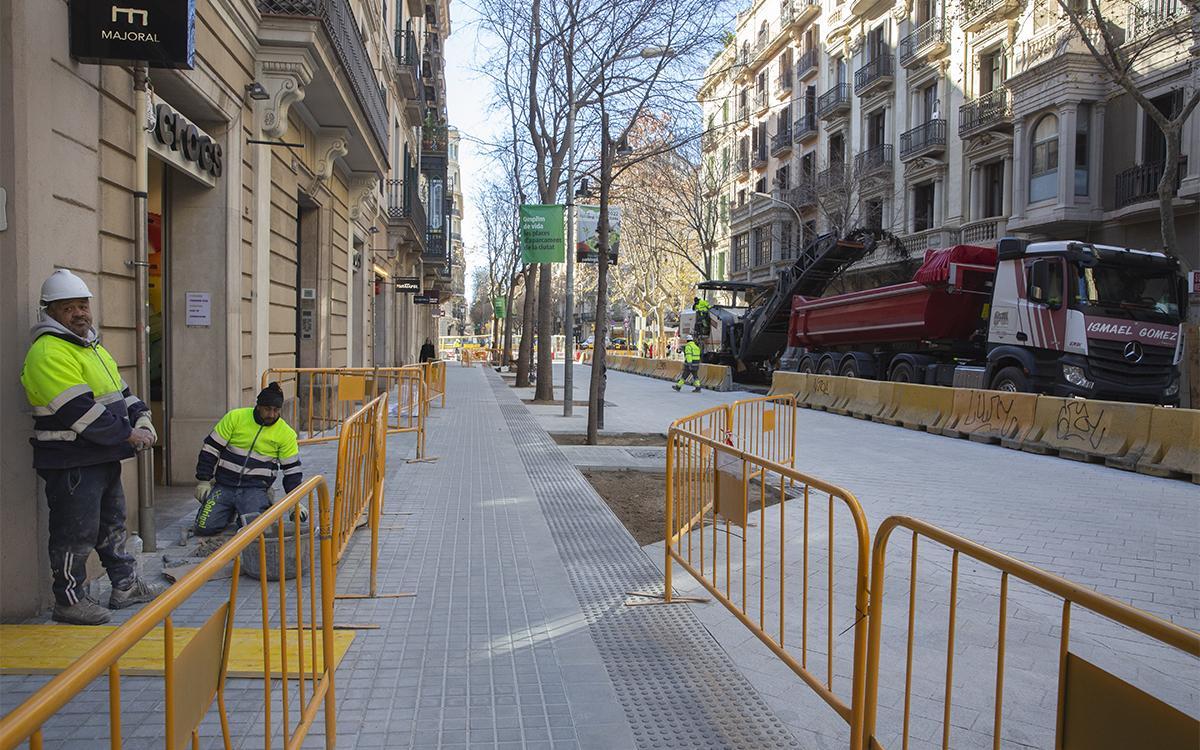 Las obras del eje verde de Consell de cent cambian de fase