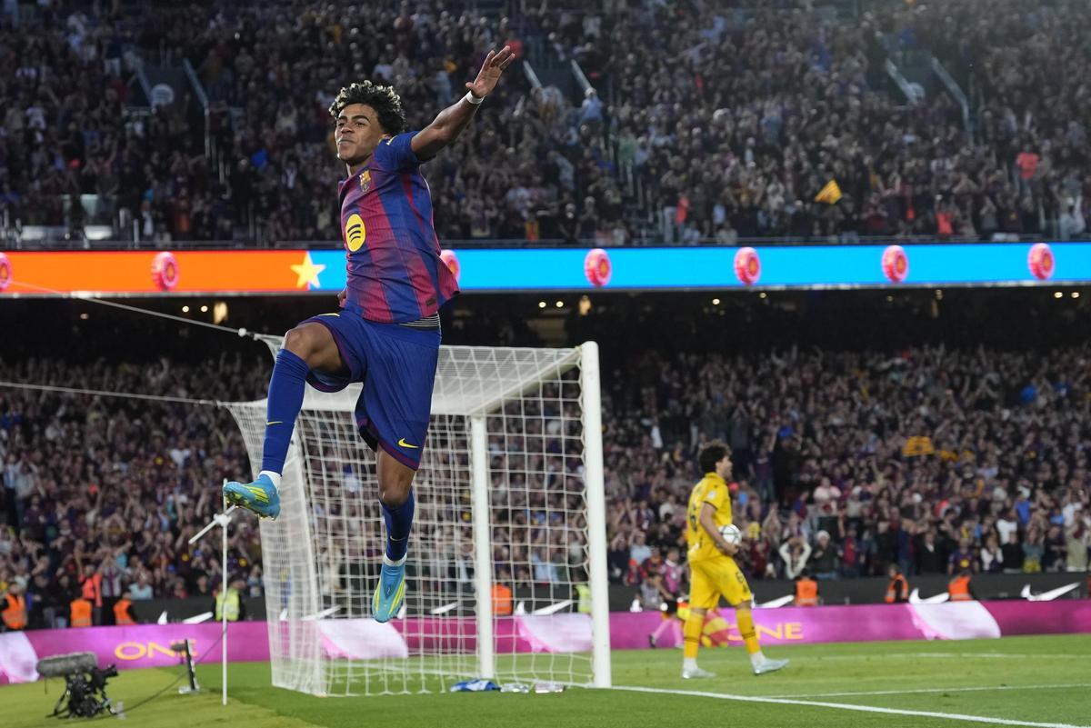 Lamine Yamal celebra la consecució del 3-1, que deixava el derbi sentenciat