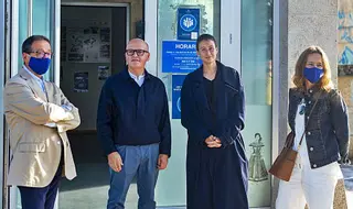 Más de treinta diseñadores de Adolfo Domínguez se forman en el uso de telares artesanales