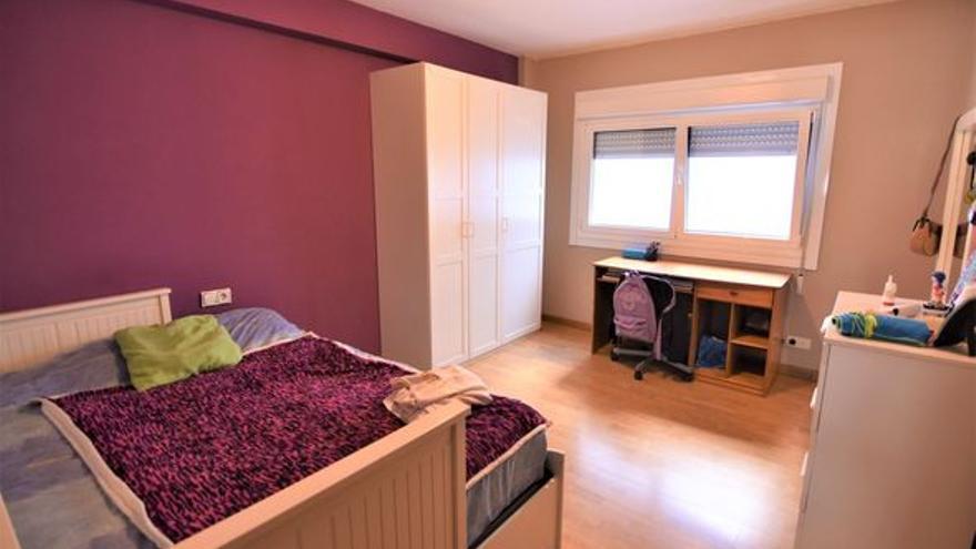 Piso en venta con dormitorio juvenil en A Coruña