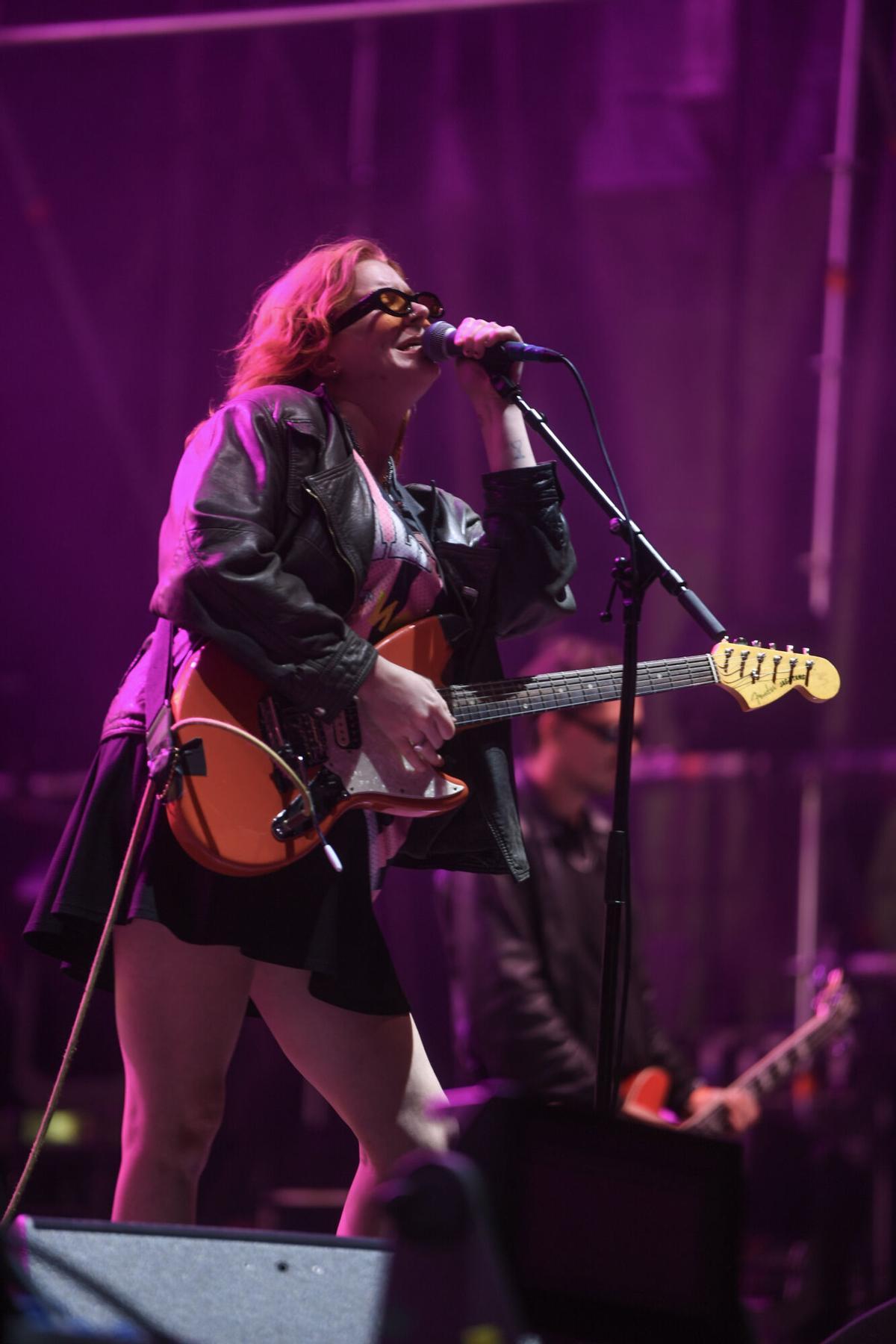 El Festival Noroeste Estrella Galicia estrena los conciertos de la playa con la banda irlandesa de 'garage punk' Sprints, en su primera visita a la ciudad.