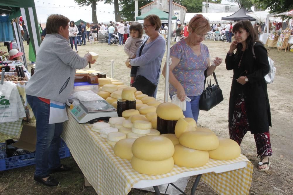 XIII Feira da Illa en la capilla de Samertolamé