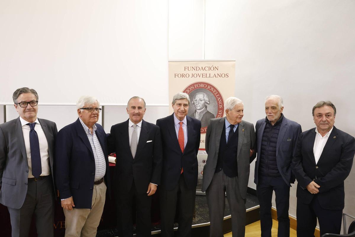 José Luis García Delgado, patrono de honor del Foro Jovellanos (en imágenes)