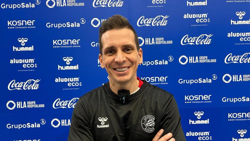 Rubén Perelló en la previa a su redebut en el banquillo lucentino.