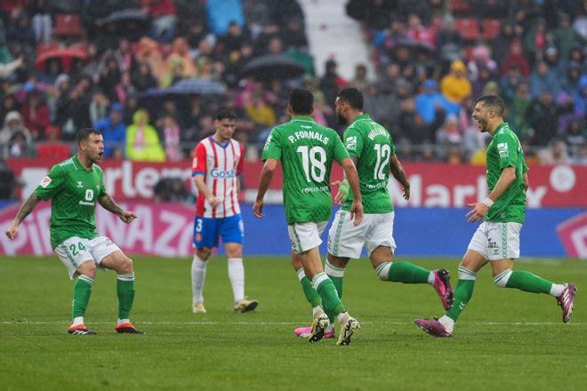Girona FC - Real Betis, el partido de la jornada 30 de LaLiga EASports, en imágenes