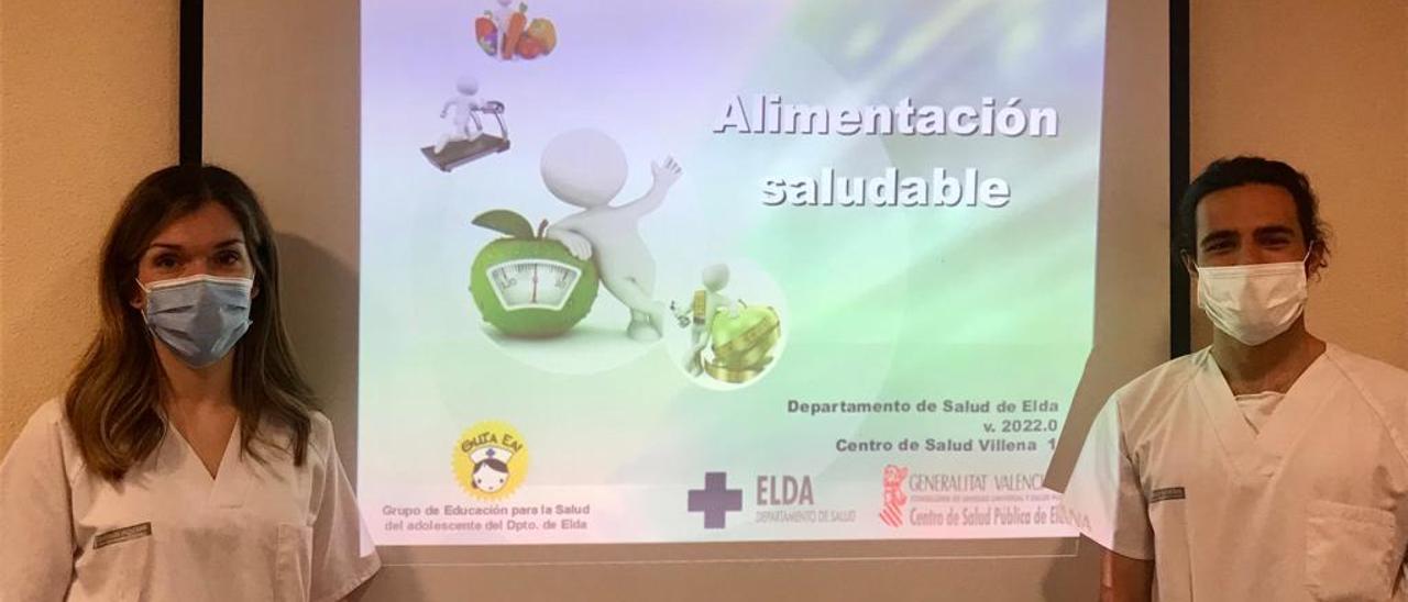 Las enfermeras que imparten el taller de alimentación saludable en Villena.