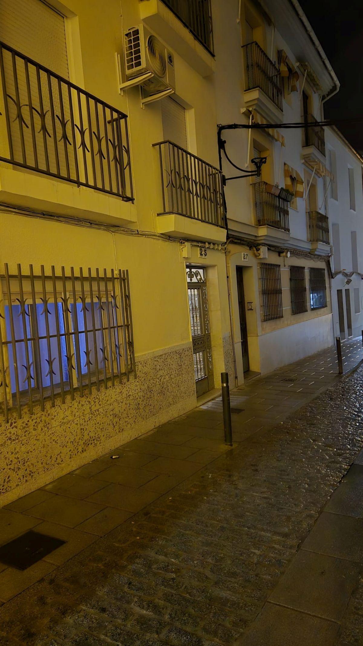 Calle Corralás de Lucena, sin luminaria.