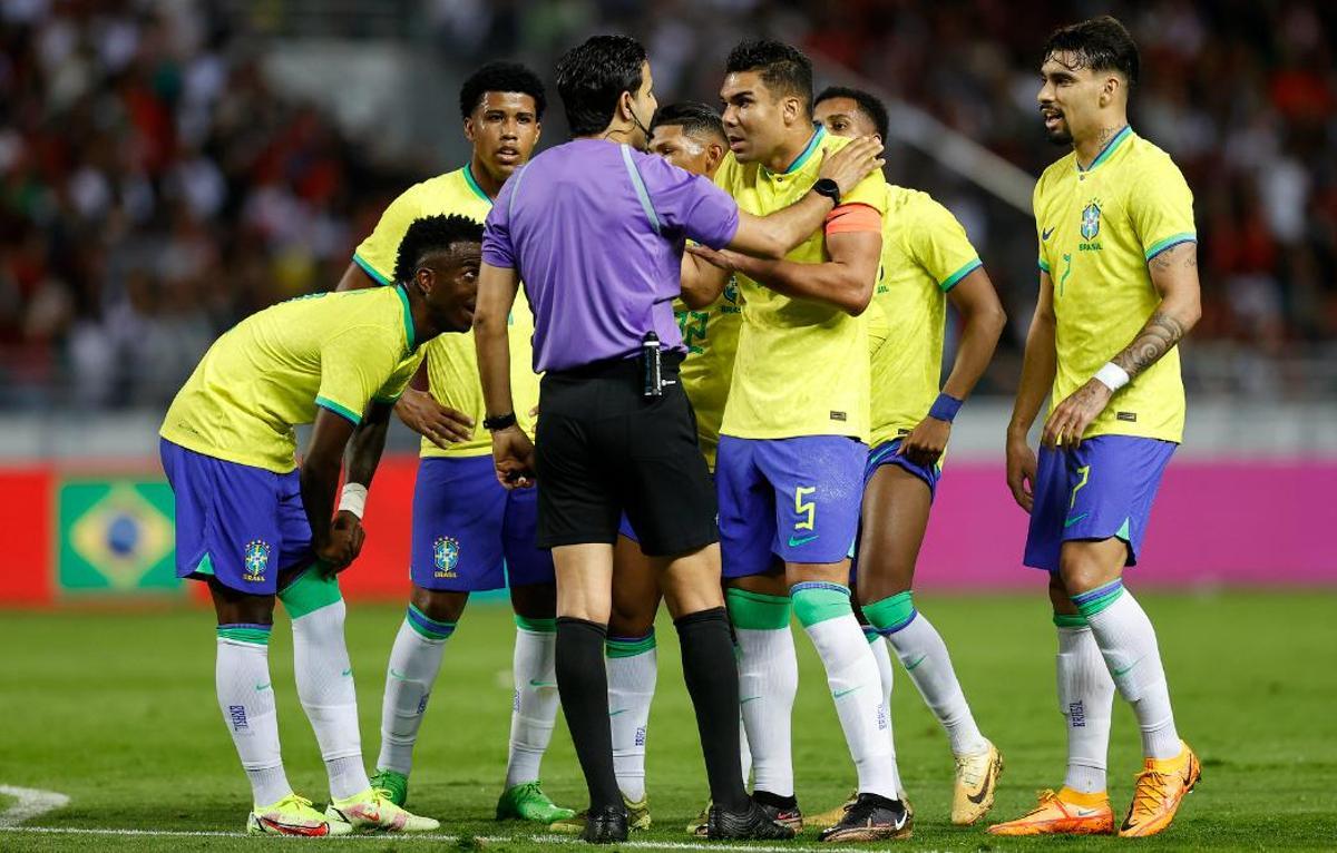 Los jugadores de la selección de Brasil, durante su amistoso contra Marruecos.