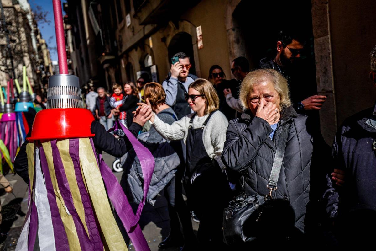 Carnavalada de la Barceloneta: ¡búscate en las fotos!