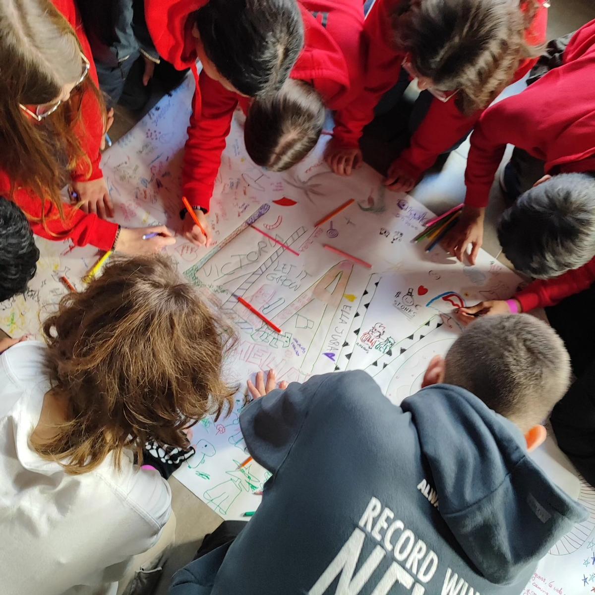 Corresponsales en uno de sus proyectos.